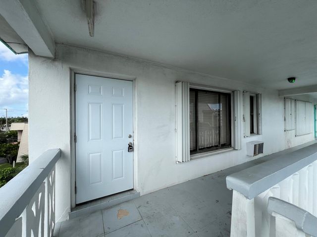 131 Shore Court C1, North Palm Beach, FL 33408