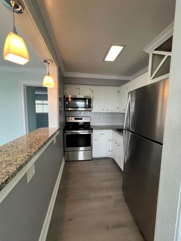 131 Shore Court C1, North Palm Beach, FL 33408