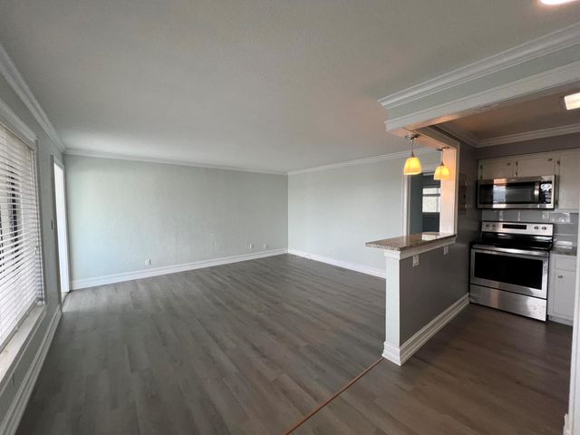 131 Shore Court C1, North Palm Beach, FL 33408