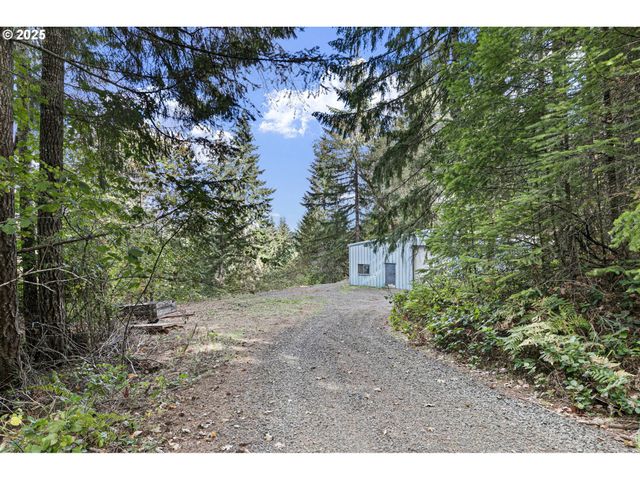 24977 STURTEVANT Dr, Veneta, OR 97487