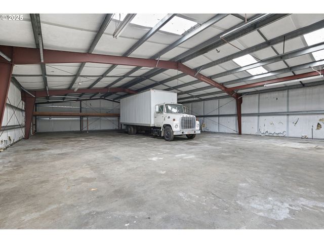 24977 STURTEVANT Dr, Veneta, OR 97487