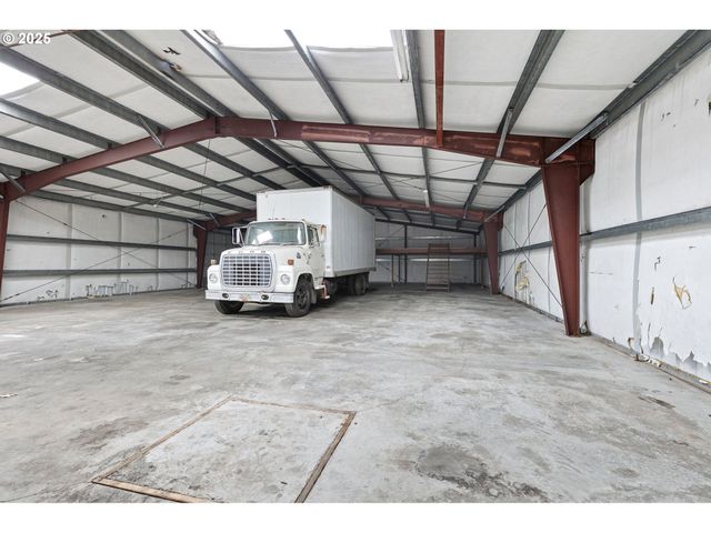 24977 STURTEVANT Dr, Veneta, OR 97487