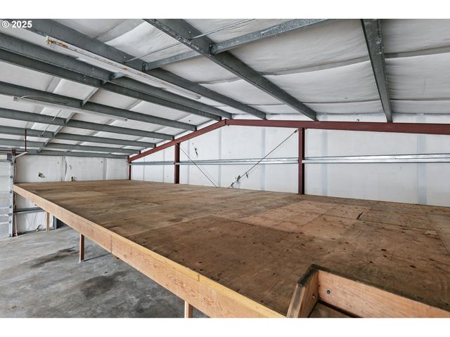 24977 STURTEVANT Dr, Veneta, OR 97487