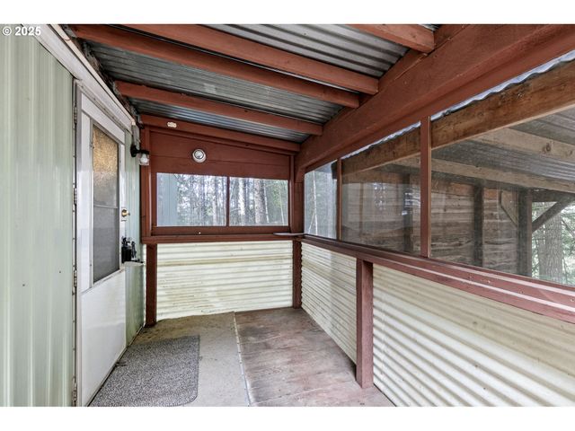 24977 STURTEVANT Dr, Veneta, OR 97487