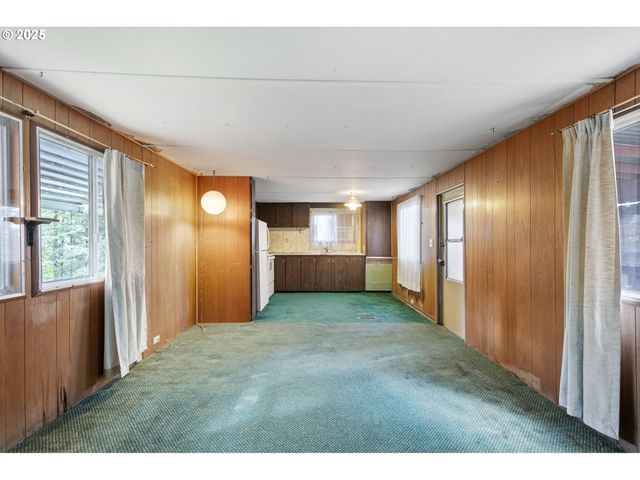 24977 STURTEVANT Dr, Veneta, OR 97487