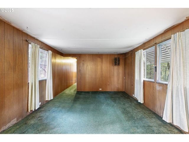 24977 STURTEVANT Dr, Veneta, OR 97487