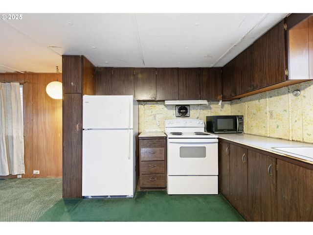 24977 STURTEVANT Dr, Veneta, OR 97487