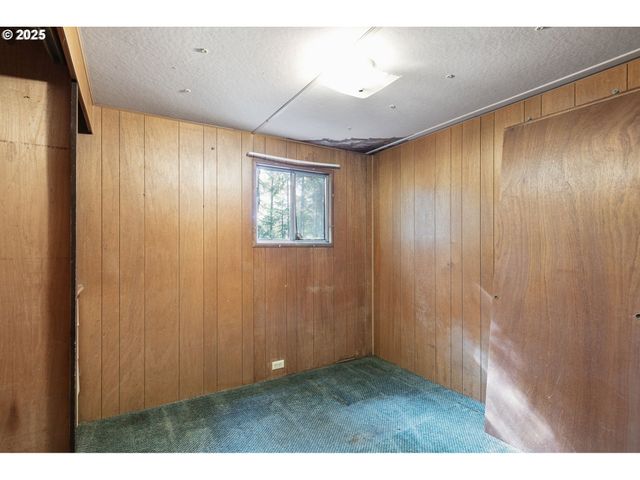 24977 STURTEVANT Dr, Veneta, OR 97487