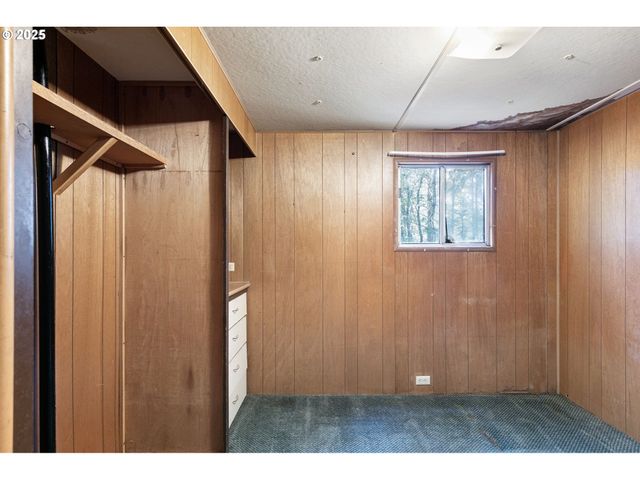 24977 STURTEVANT Dr, Veneta, OR 97487