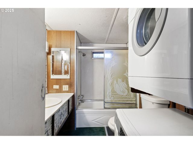 24977 STURTEVANT Dr, Veneta, OR 97487