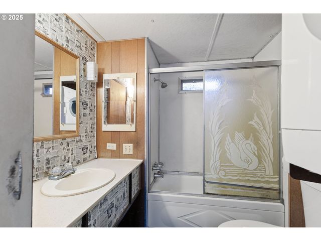 24977 STURTEVANT Dr, Veneta, OR 97487