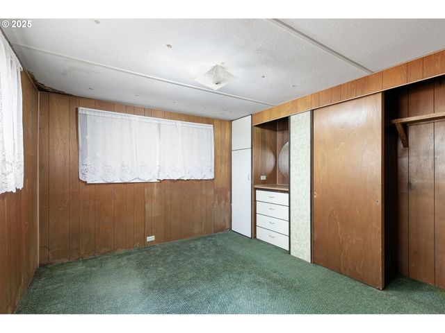 24977 STURTEVANT Dr, Veneta, OR 97487