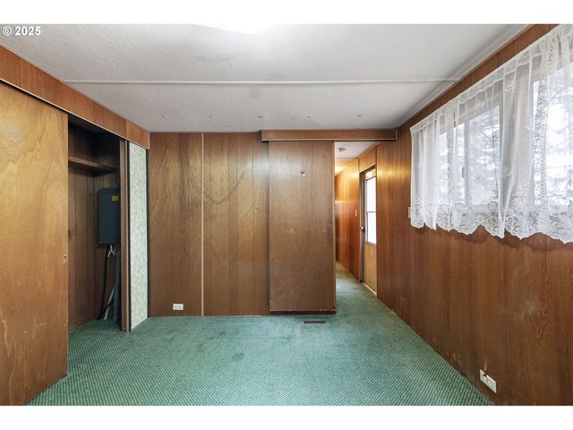 24977 STURTEVANT Dr, Veneta, OR 97487