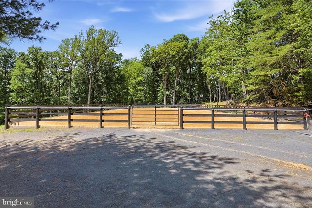 5221 MOUNTAIN VIEW DR, Broad Run, VA 20137