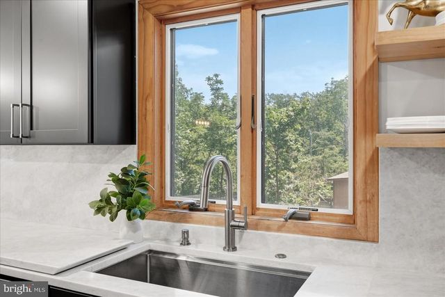 5221 MOUNTAIN VIEW DR, Broad Run, VA 20137