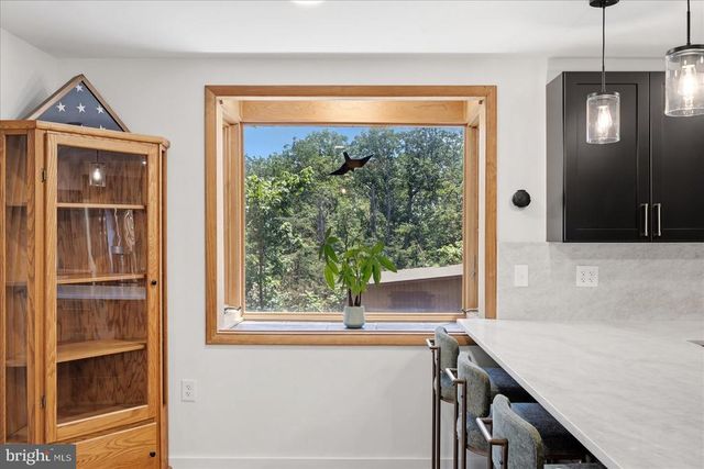 5221 MOUNTAIN VIEW DR, Broad Run, VA 20137