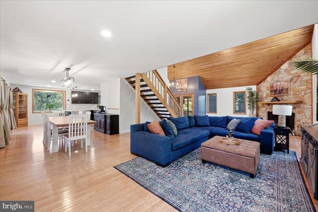 5221 MOUNTAIN VIEW DR, Broad Run, VA 20137