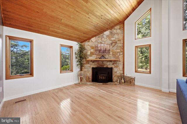 5221 MOUNTAIN VIEW DR, Broad Run, VA 20137