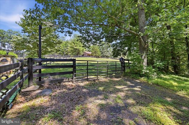 5221 MOUNTAIN VIEW DR, Broad Run, VA 20137
