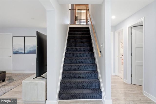 5221 MOUNTAIN VIEW DR, Broad Run, VA 20137