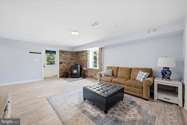 5221 MOUNTAIN VIEW DR, Broad Run, VA 20137