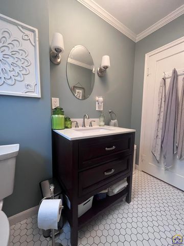 1514 SW Oakley AVE, Topeka, KS 66604