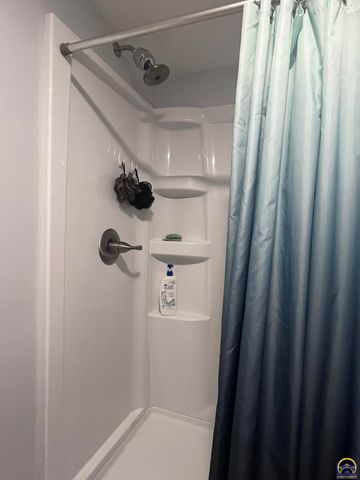 1514 SW Oakley AVE, Topeka, KS 66604