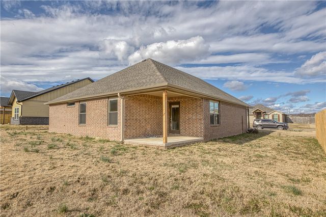 709 NW 64th Avenue, Bentonville, AR 72713