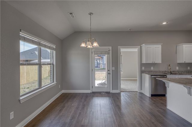 709 NW 64th Avenue, Bentonville, AR 72713