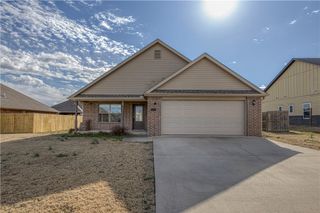 709 NW 64th Avenue, Bentonville, AR 72713