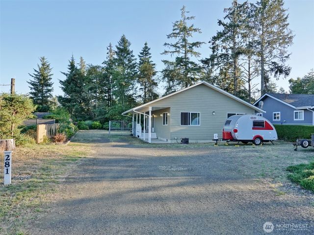 281 Cakesosta Street SE, Ocean Shores, WA 98569