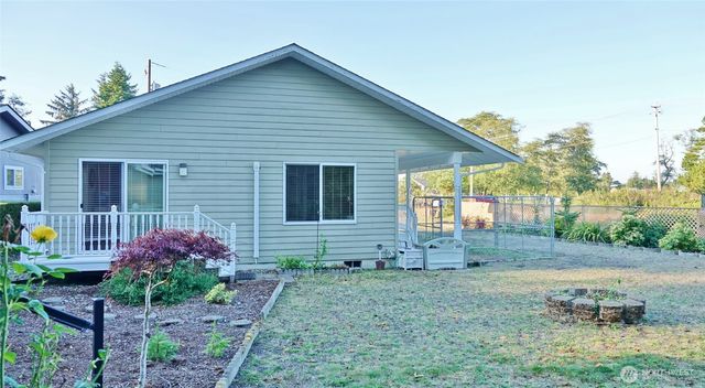281 Cakesosta Street SE, Ocean Shores, WA 98569