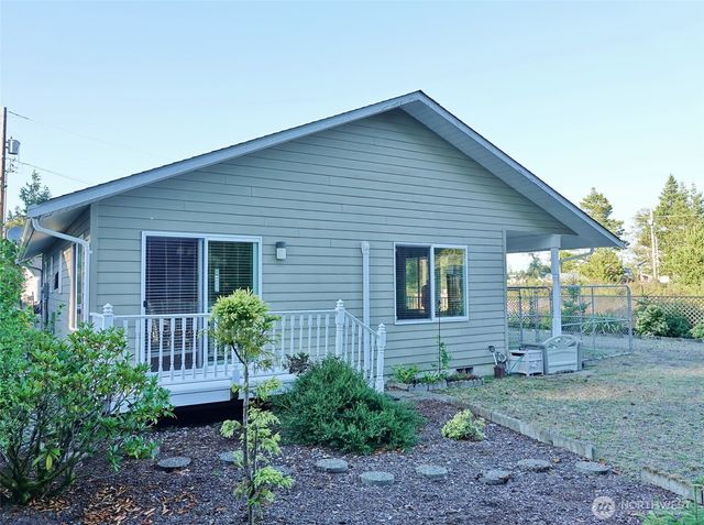 281 Cakesosta Street SE, Ocean Shores, WA 98569