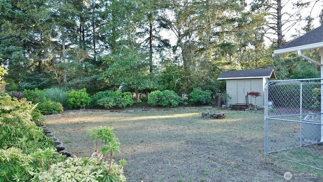 281 Cakesosta Street SE, Ocean Shores, WA 98569