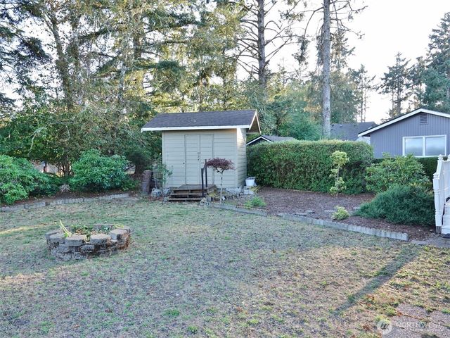 281 Cakesosta Street SE, Ocean Shores, WA 98569