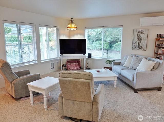 281 Cakesosta Street SE, Ocean Shores, WA 98569