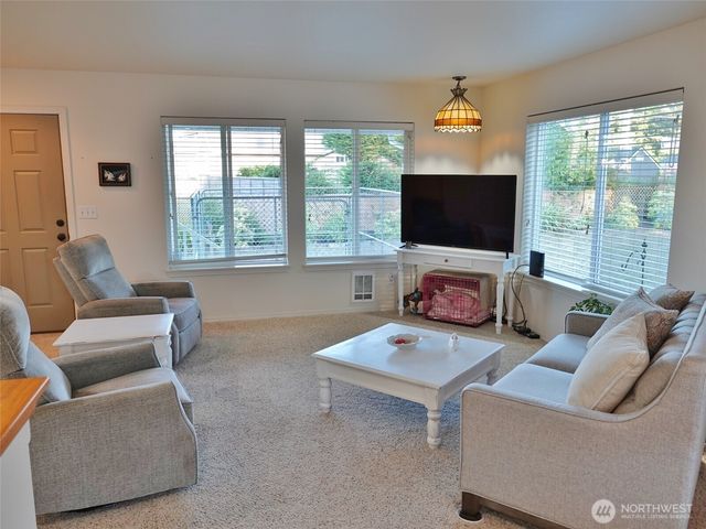 281 Cakesosta Street SE, Ocean Shores, WA 98569