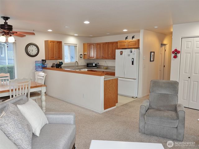 281 Cakesosta Street SE, Ocean Shores, WA 98569