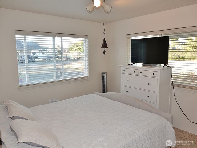 281 Cakesosta Street SE, Ocean Shores, WA 98569