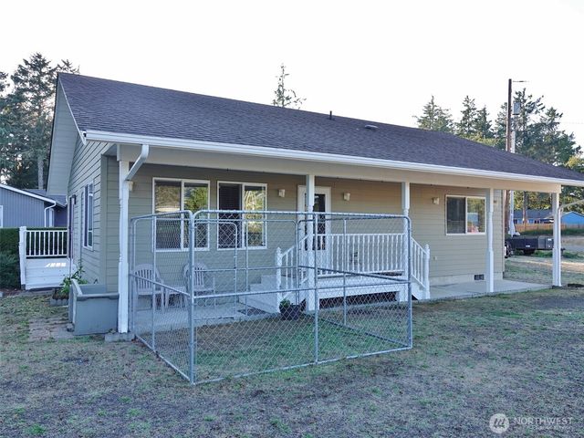 281 Cakesosta Street SE, Ocean Shores, WA 98569