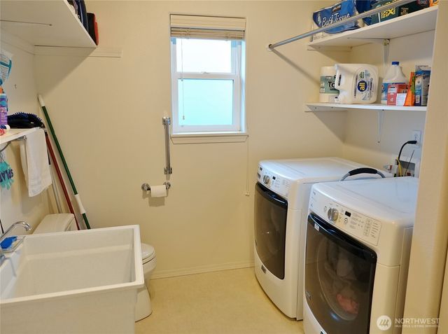 281 Cakesosta Street SE, Ocean Shores, WA 98569