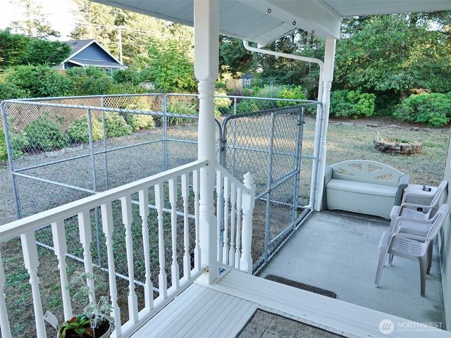 281 Cakesosta Street SE, Ocean Shores, WA 98569