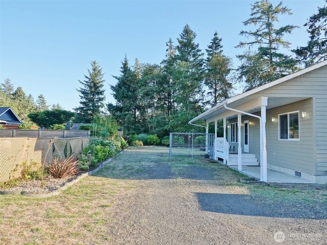 281 Cakesosta Street SE, Ocean Shores, WA 98569