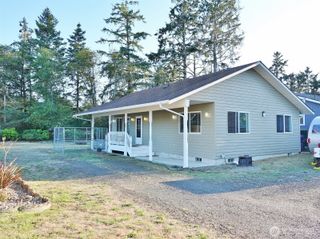 281 Cakesosta Street SE, Ocean Shores, WA 98569