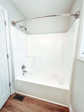 124 Ballygar St Apt F, Clarksville, TN 37043