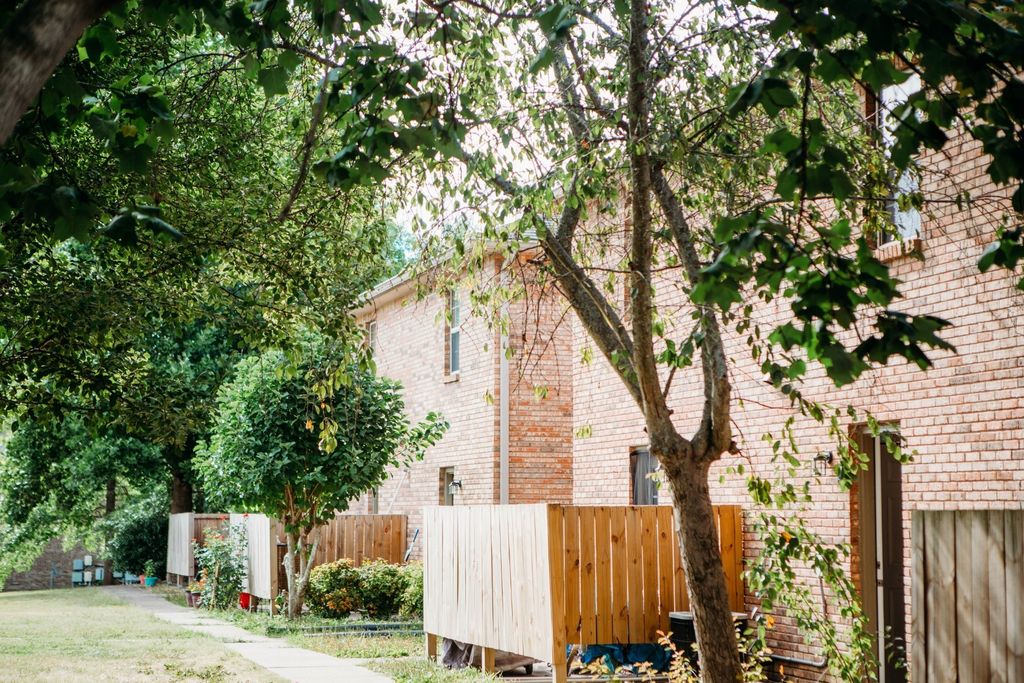 124 Ballygar St Apt F, Clarksville, TN 37043