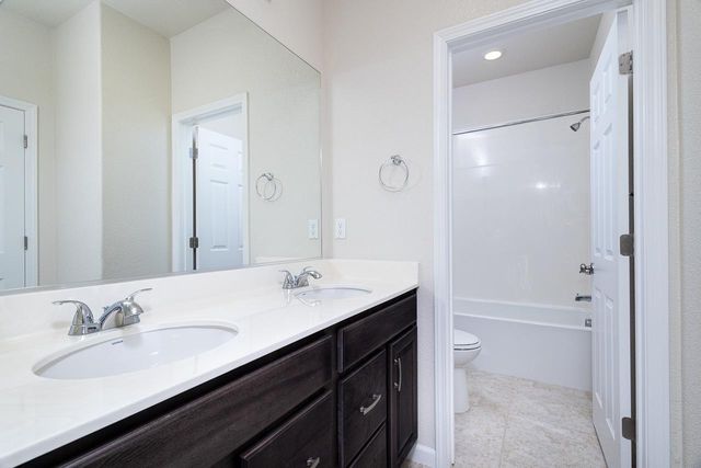 5013 Azalea Park Way, Rancho Cordova, CA 95742