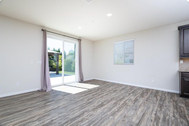 5013 Azalea Park Way, Rancho Cordova, CA 95742