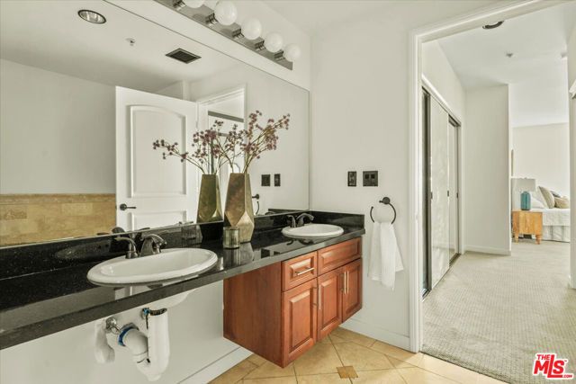 417 S Westmoreland Avenue 404, Los Angeles, CA 90020