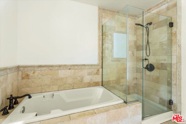 417 S Westmoreland Avenue 404, Los Angeles, CA 90020